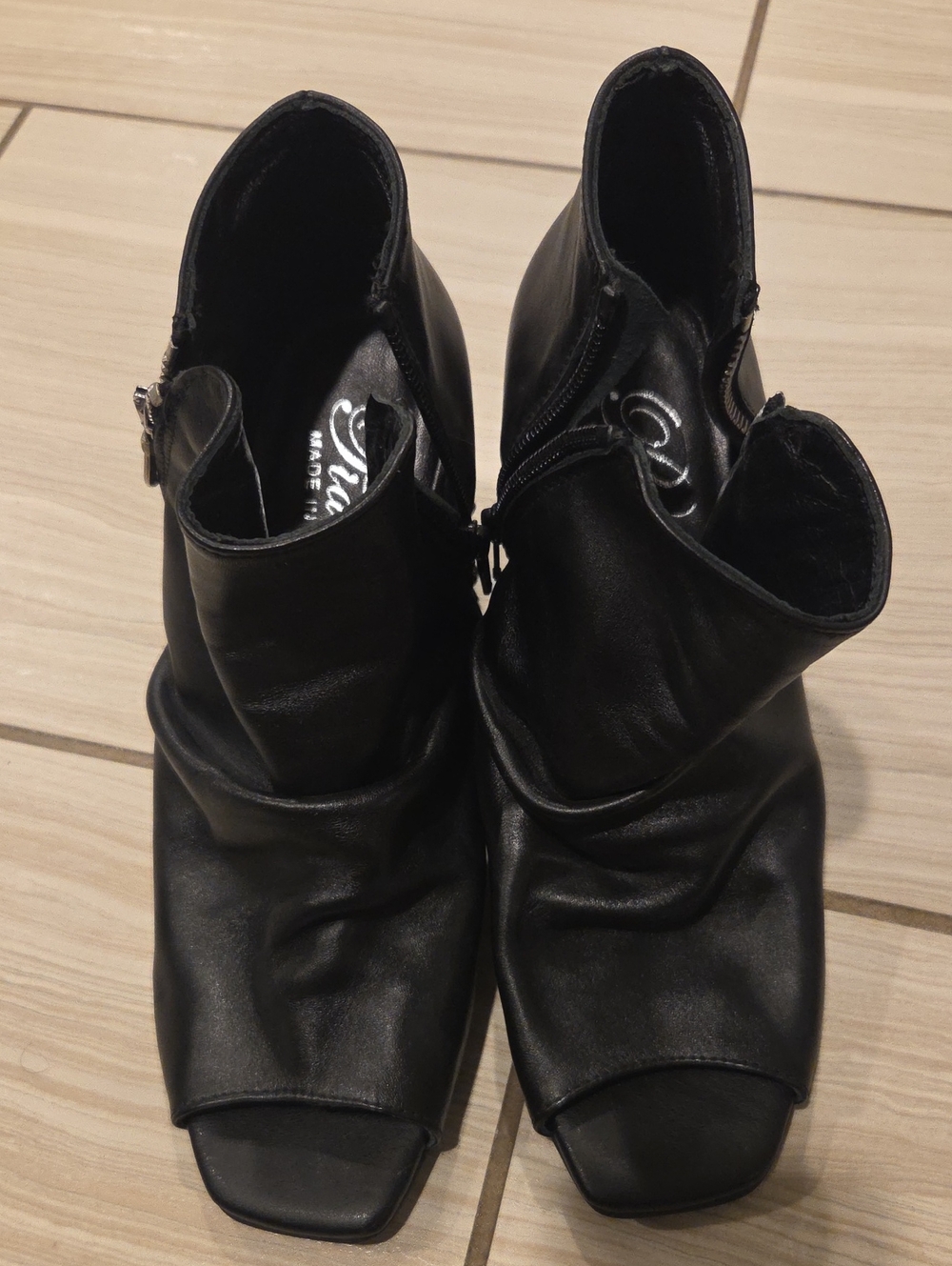 Ugo Bacci Made in Italy Black Leather Peep Toe Studded Heel Booties